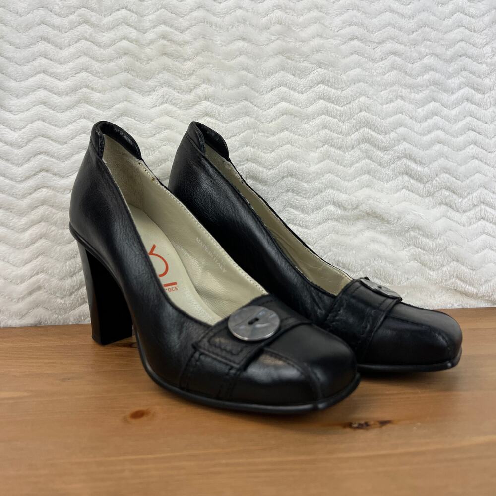 You By Crocs Leather Pumps Block Heel Pearl Button Womens Sz 6 EU 36 Made Italy